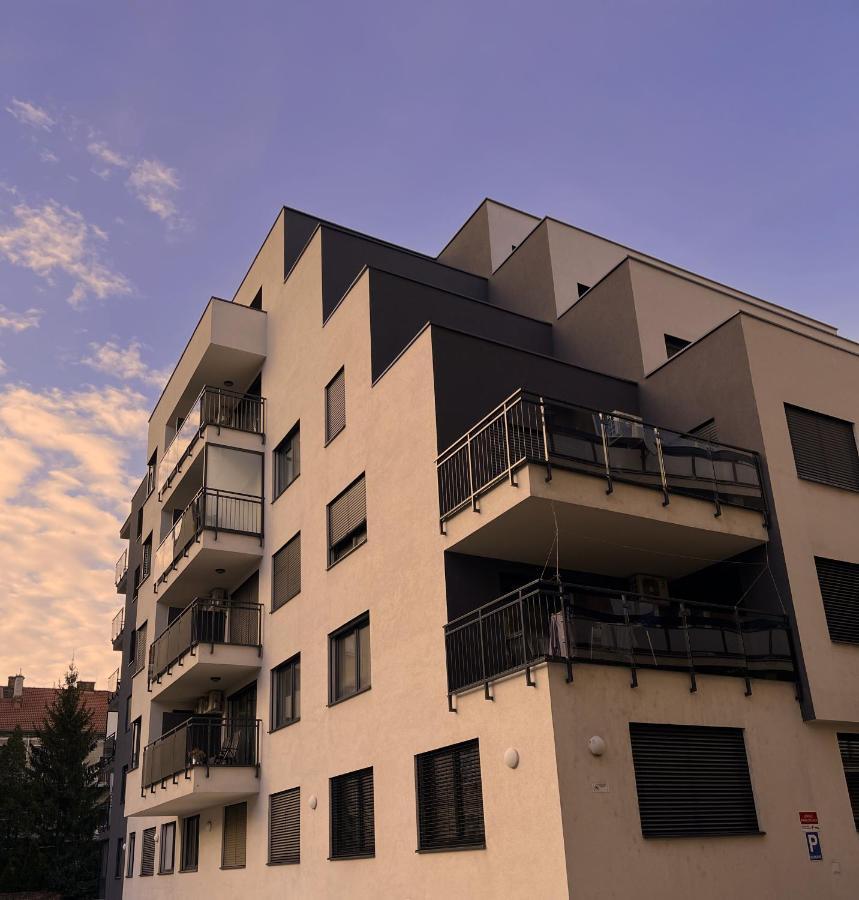 Elegant Escape Apartment I - City Centre Bratislava Exteriér fotografie